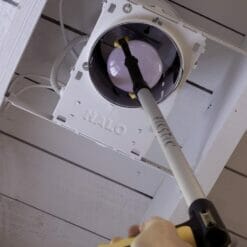 Pikstik Pro Reacher grabs light bulbs in ceiling